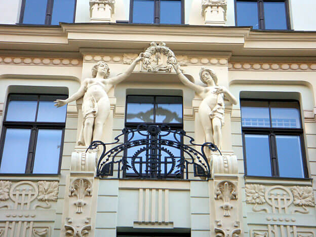 Riga statues Art Nouveau sur une façade