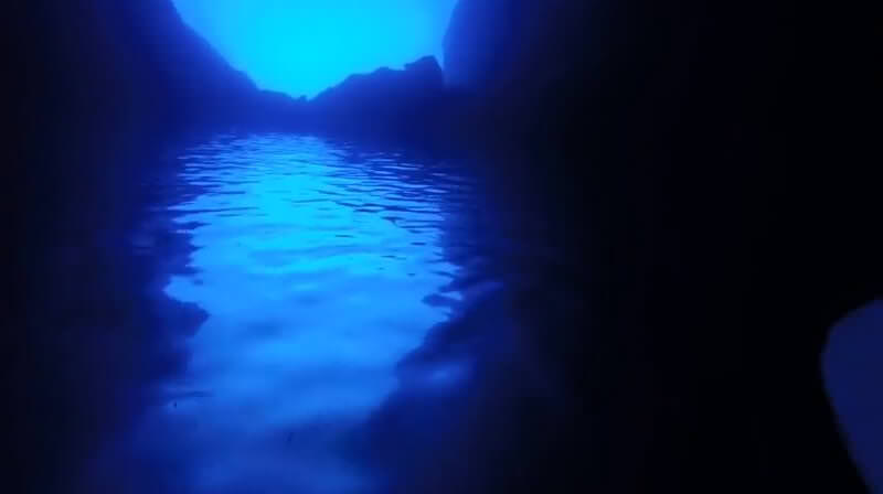 Intérieur grotte bleue de Bisevo