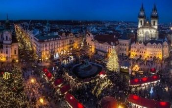Où fêter Noël et le Réveillon du Nouvel An en Europe? Prague Marché de noel sur la place de la vieille ville