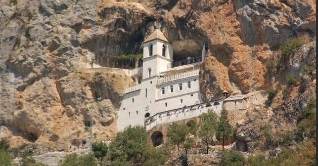 ostrog monastère orthodoxe du montenegro