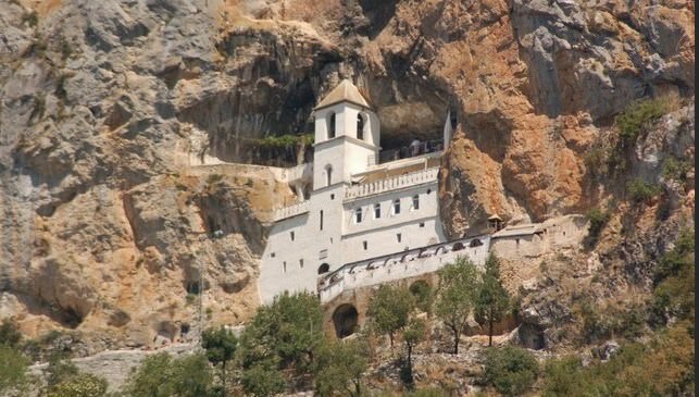 ostrog monastère orthodoxe du montenegro