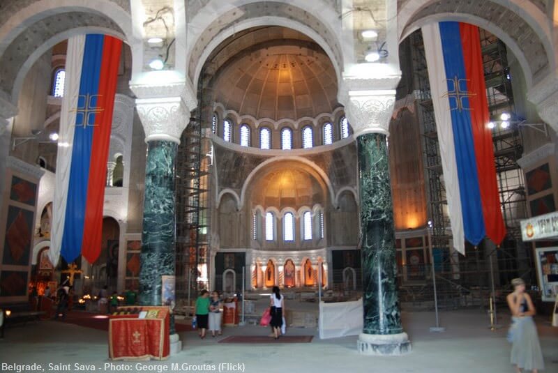 Intérieur du temple saint Sava de Belgrade