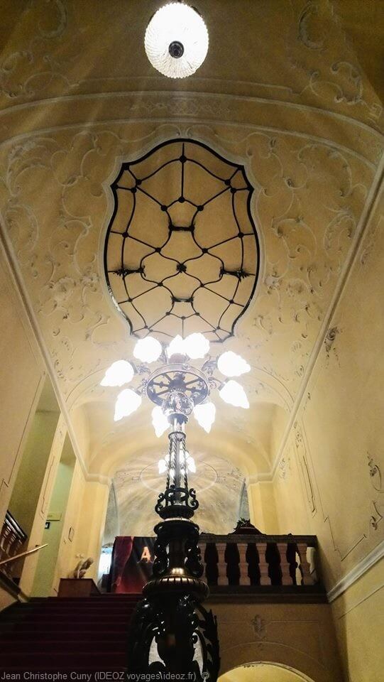 Intérieur du palais du Danube à Budapest lors du marché de Noel insolite