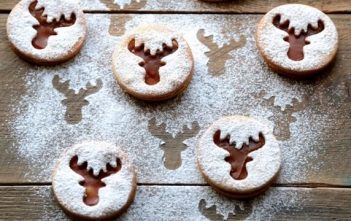 Recette de sablés de Noël fourrés à la confiture de lait ; des Bredele danois fondants! sablés de noel fourrés à la confiture de lait