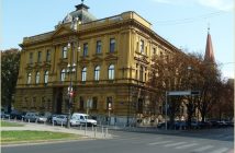 Zagreb batiment de style austro hongrois sur la place tito