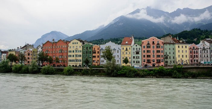 Innsbruck Maisons colorées sur l'Inn