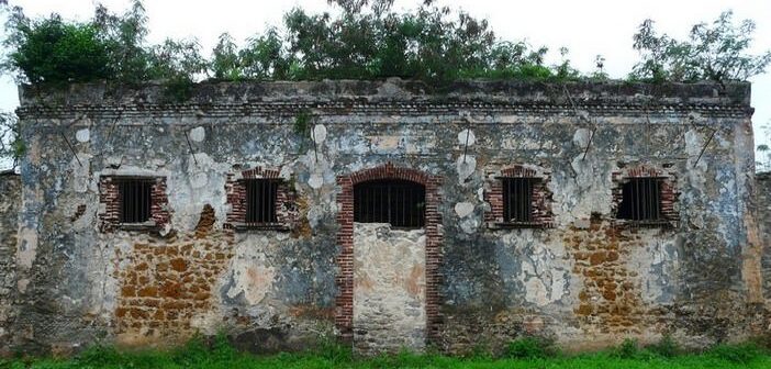 Les Bagnes pour enfants sur les îles françaises ; un monde infernal au milieu de nulle part Vestiges bagne de l'ile des pins
