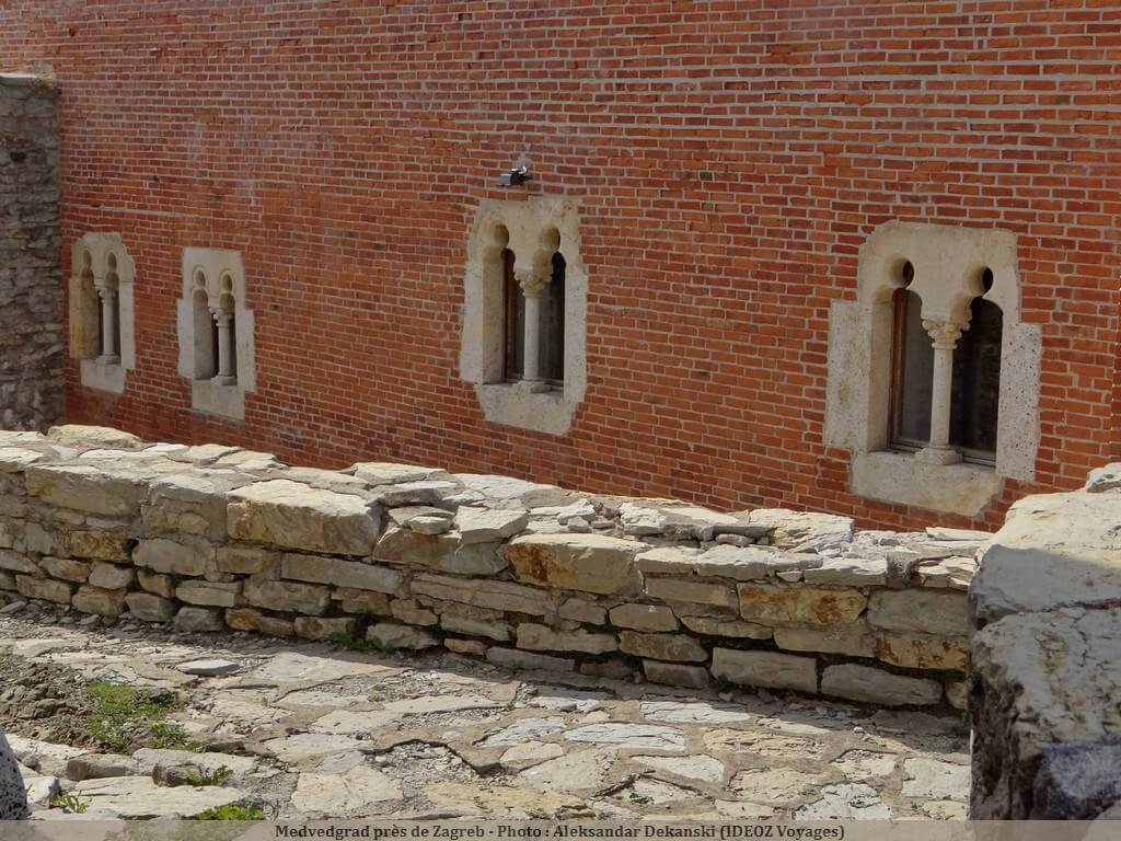 Medvedgrad murette de pierres et mur
