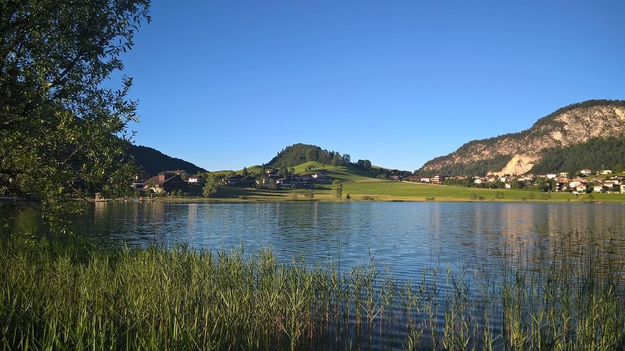 Thiersee lac au Tyrol en Autriche en été