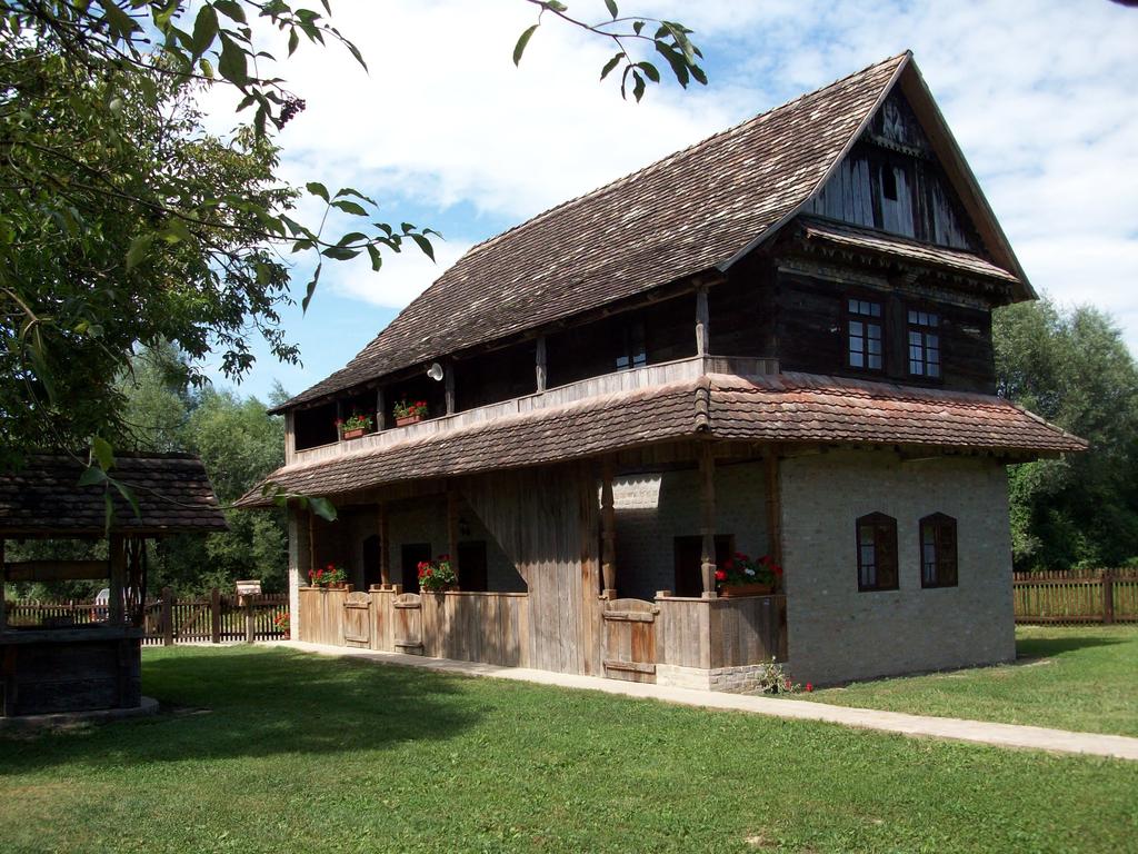 Stara Lonja maison traditionnelle du parc Lonjsko Polje