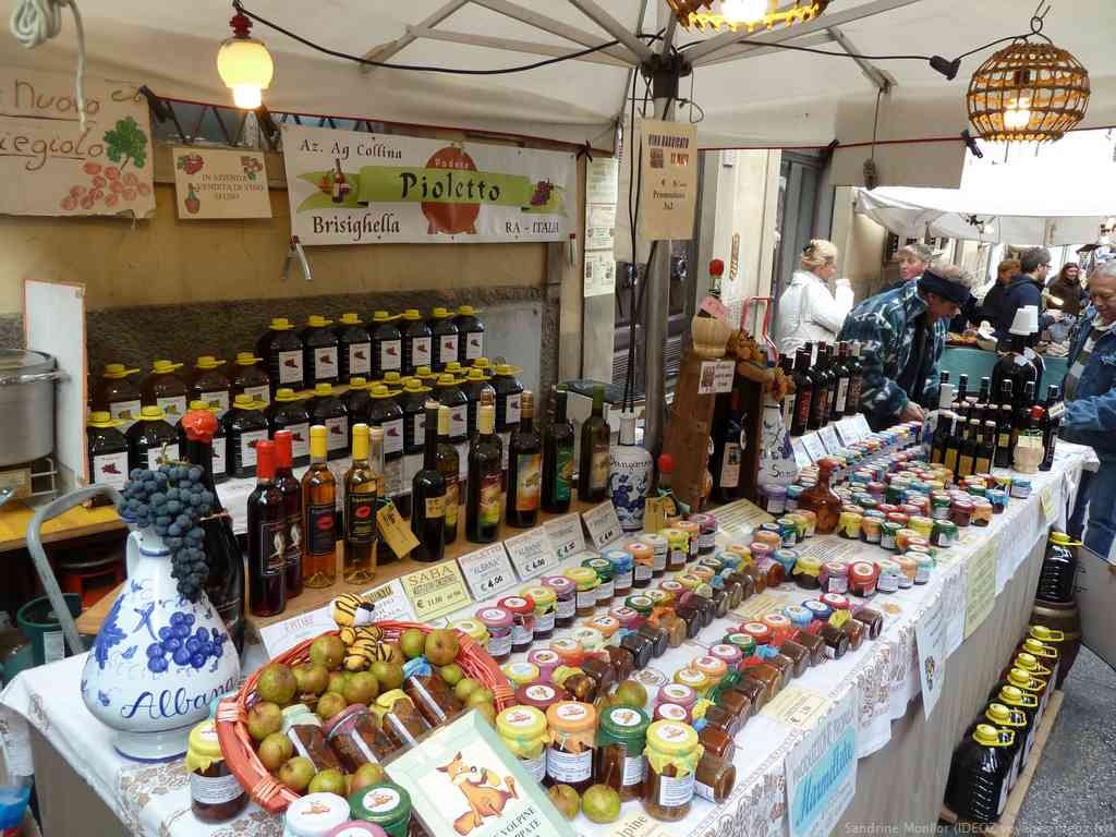 Marché de produits de toscane à Marradi