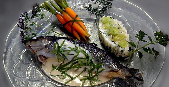 Truite farcie au foie d’oie ; une recette de ma grand-mère pour un Noël hongrois Truite au foie d'oie