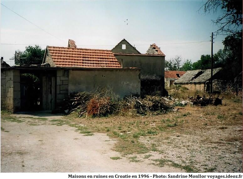 Maison en ruines en Croatie en 1996