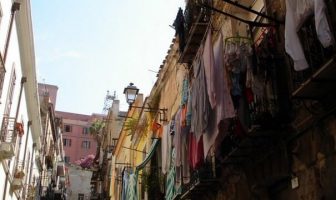 Sardaigne comme enfance, Elio Vittorini Sardaigne balcons pleins de linge
