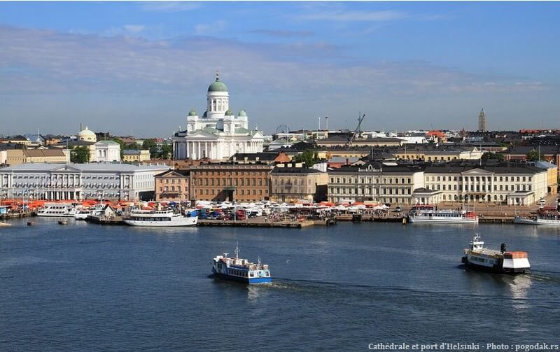 Port et cathédrale d'Helsinki en Finlande
