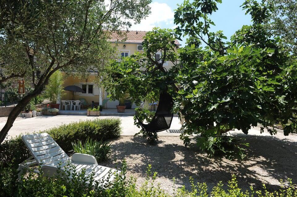 Villa Melanie jardin et coin détente entre Split et Dubrovnik