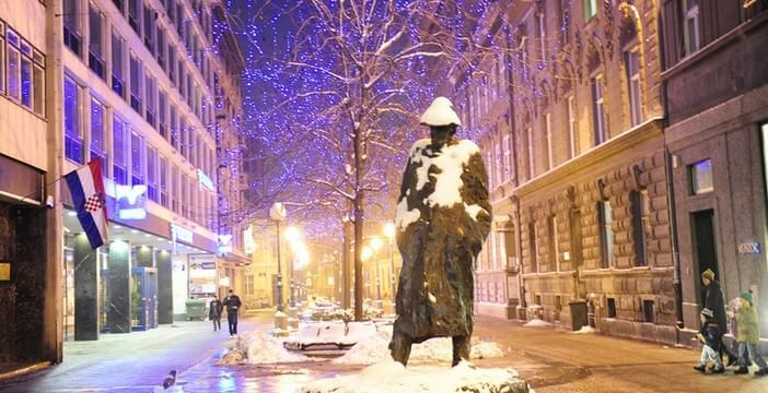 statue zagreb en hiver