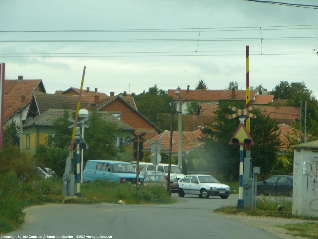 Chemin de fer à Umraci en Serbie centrale