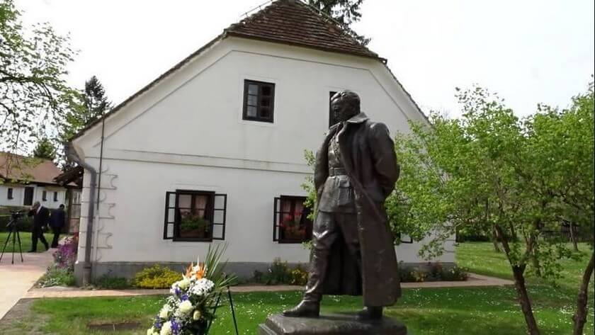 Kumrovec statue du maréchal Tito