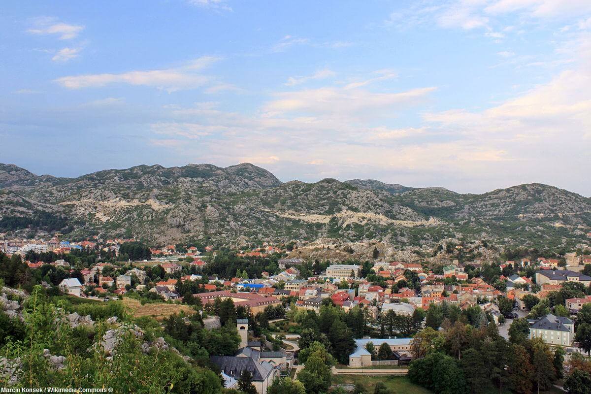 Vue aérienne de Cetinje au Montenegro