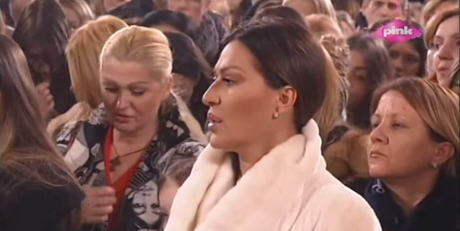 Chanteuse serbe Svetlana Ceca Raztanovic lors de la soirée de réveillon de noel à la liturgie du monastère Rajinovac