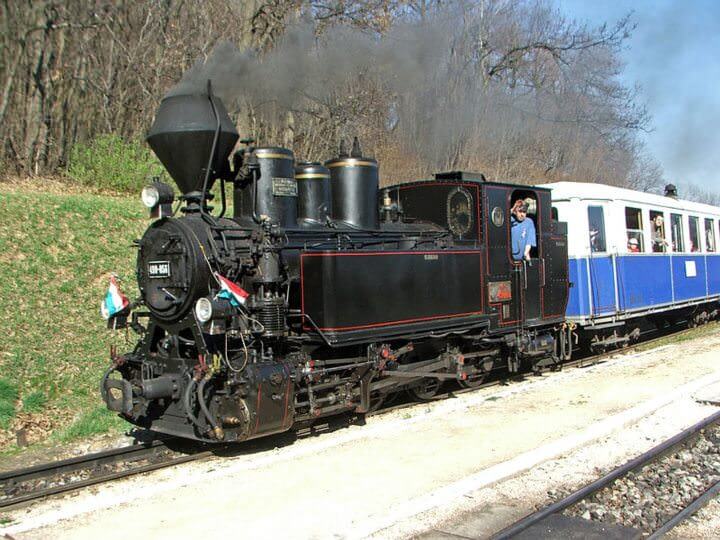 locomotive à vapeur du train des enfants à Budapest