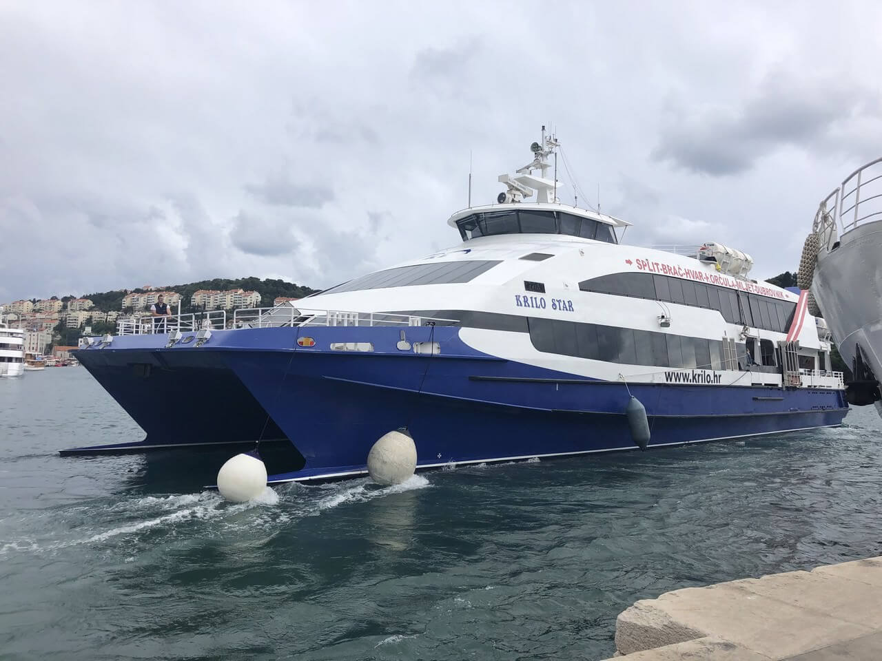 catamaran Krilo star réalisant la liaison Split Dubrovnik