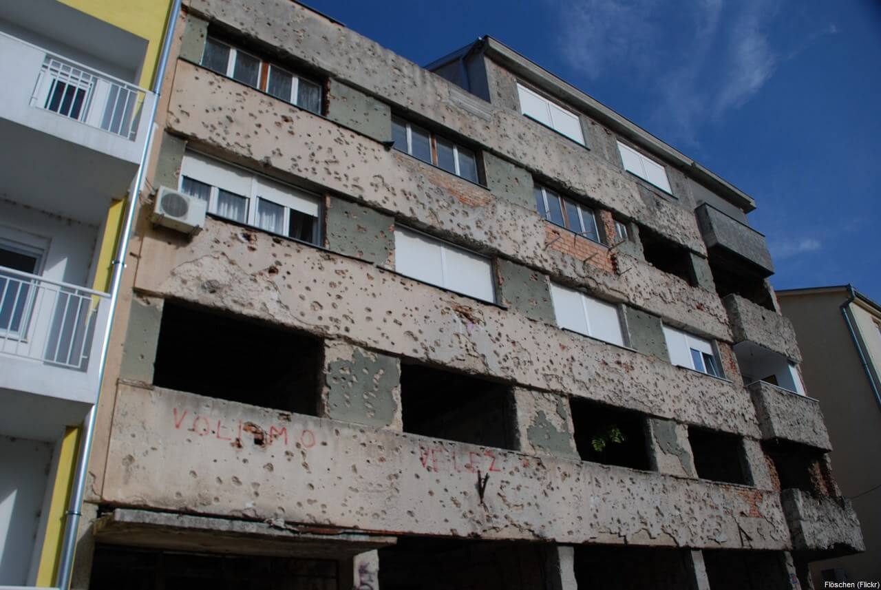 Immeuble criblé de balles à Mostar