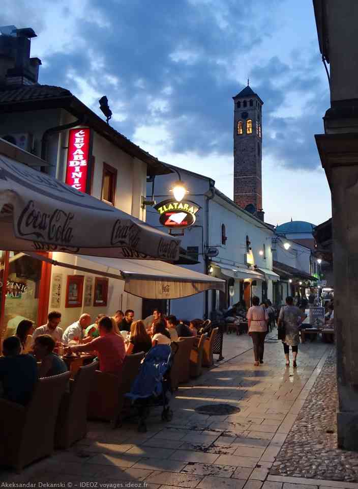 Rue du vieux Sarajevo Bascarsija lors du ramadan