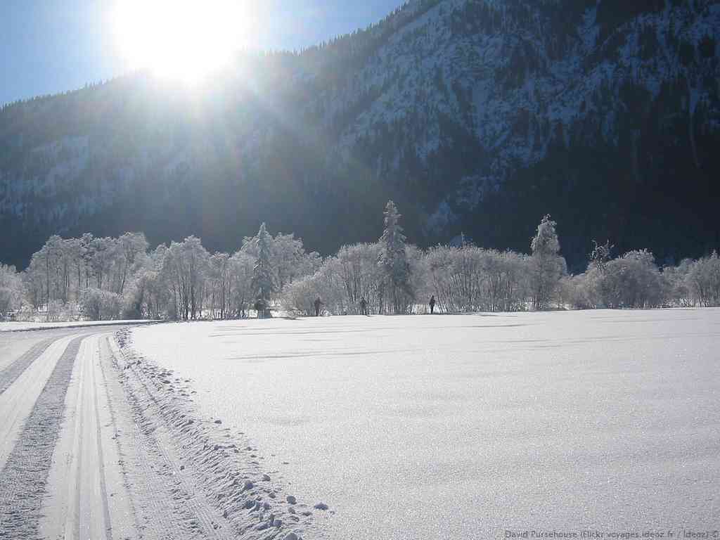 Paysage enneigé du Ammergau dans les Alpes Bavaroises