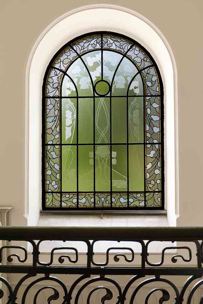 fenêtre du hall d'entrée de la villa György Ráth