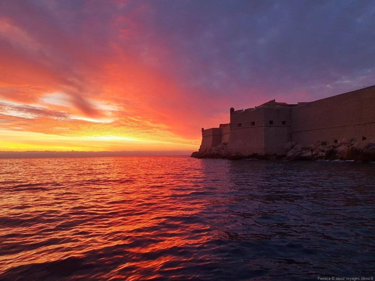 coucher de soleil à dubrovnik en hiver
