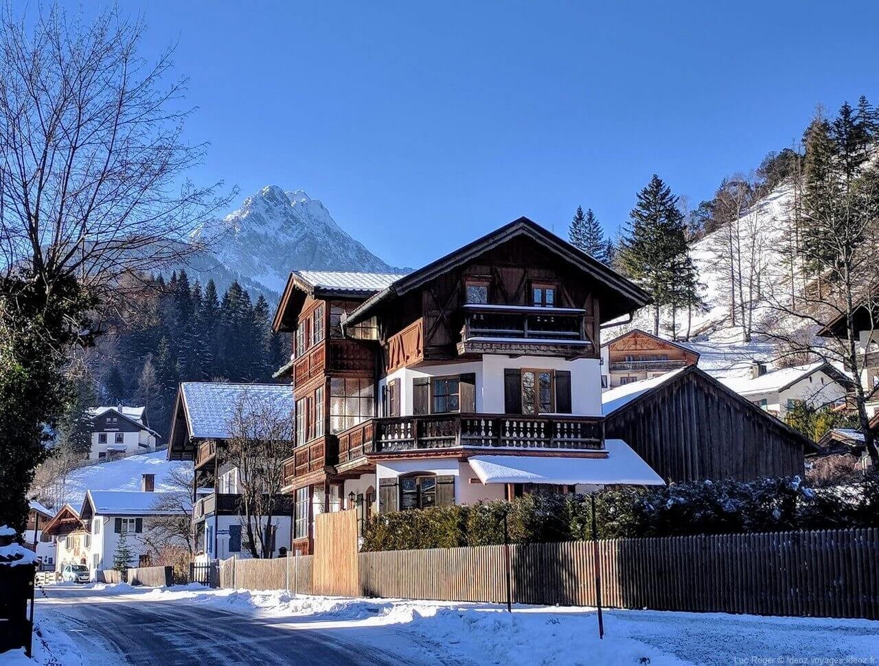 Chalets et maisons de Mittenwald en hiver