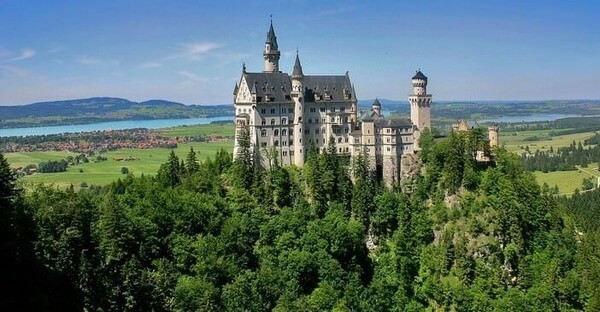 Chateau Neuschwanstein et Lac Foggernsee