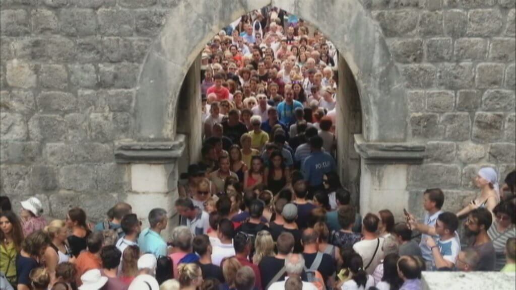 tourisme de masse à Dubrovnik France 24