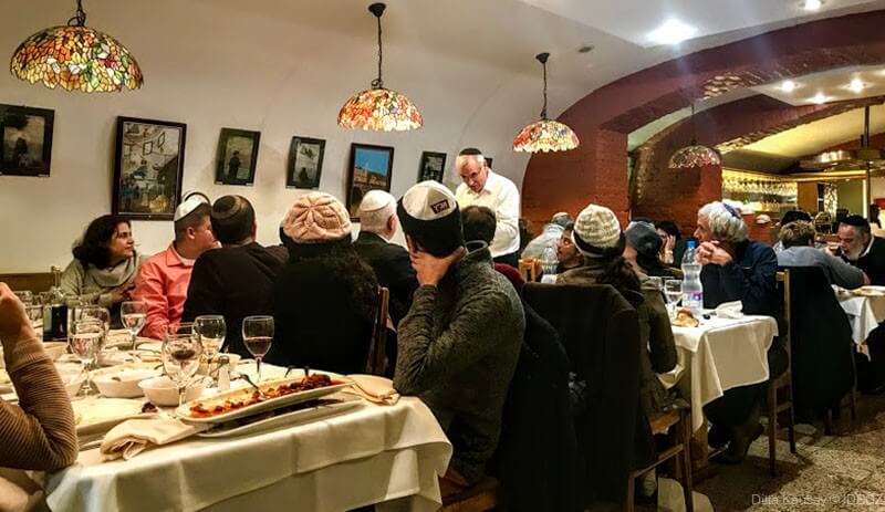 restaurant casher à budapest dans le quartier juif