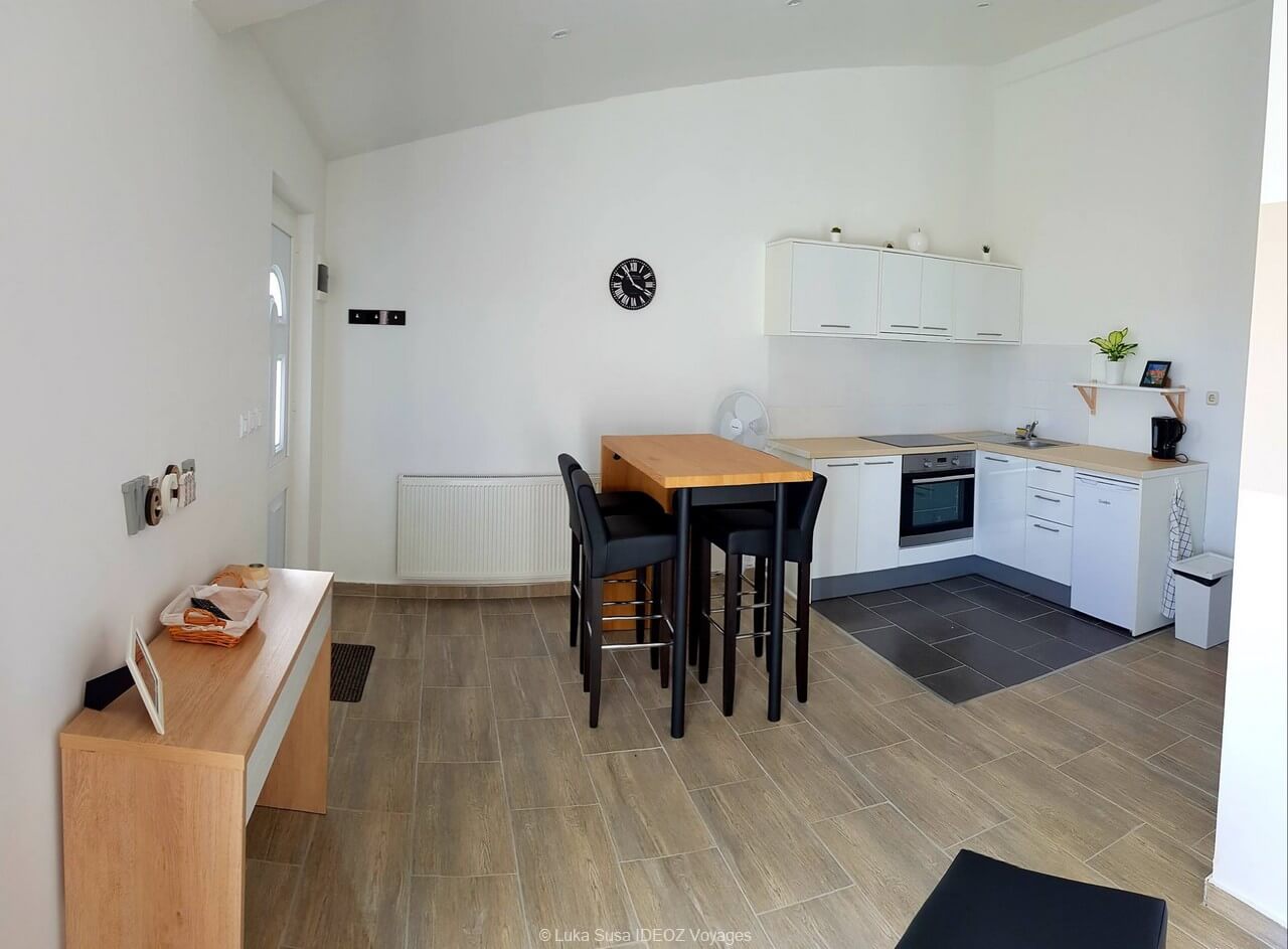 cuisine appartement Luka à Vrana chez Luka susa (1)