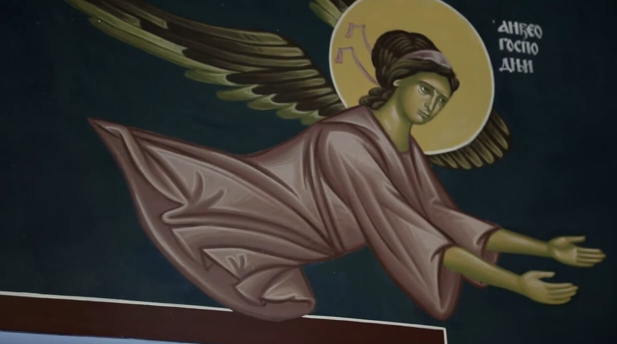 église du monastère de krka fresque d'un ange en prière