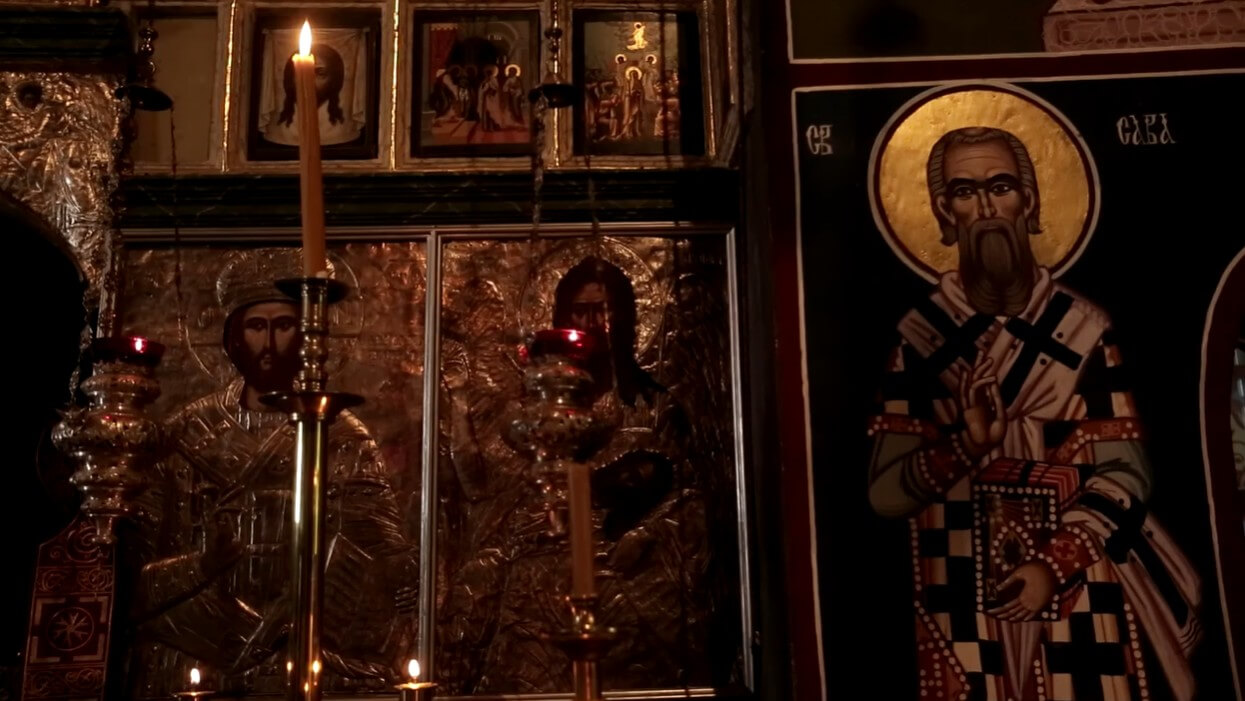 icones dans le choeur de l'église du monastère de krka