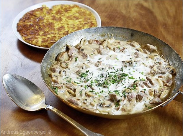 Zürcher Geschnetzeltes spécialité d'escalopes à la zurichoise