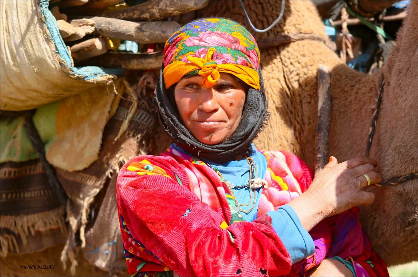 femme nomade croisée sur la route  entre Saghro et le Haut Atlas 
