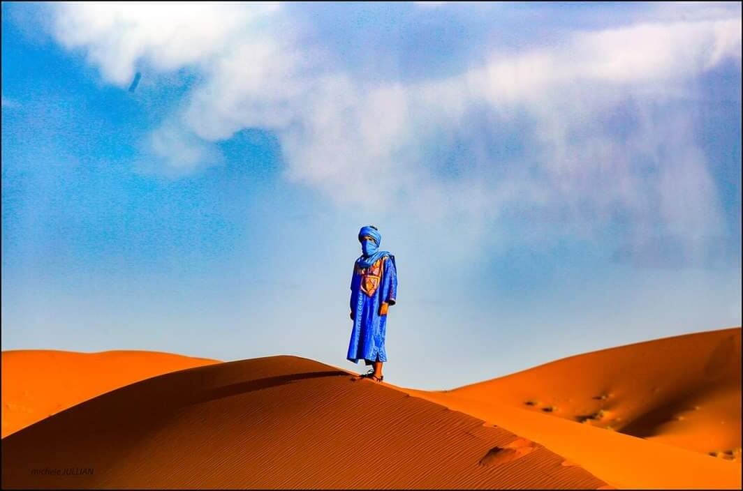nomade dans le désert marocain