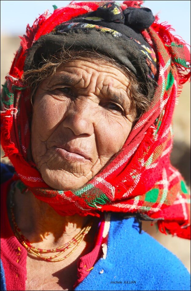 portait d'une femme nomade près de Saghro  au maroc
