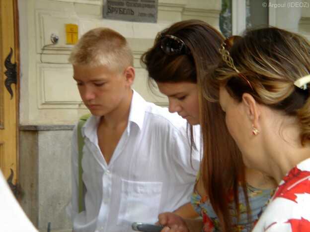 jeunes gens dans kiev