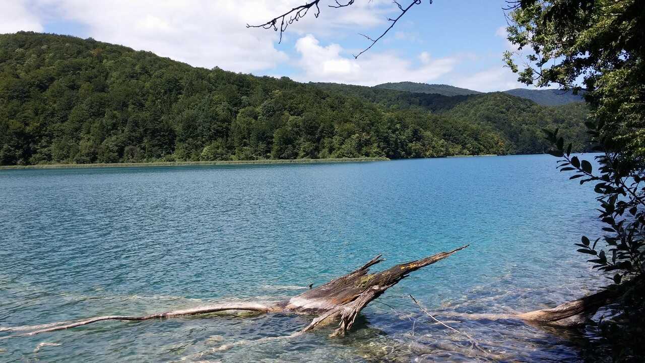 grand lac Kozjak plus grand lac de Plitvice