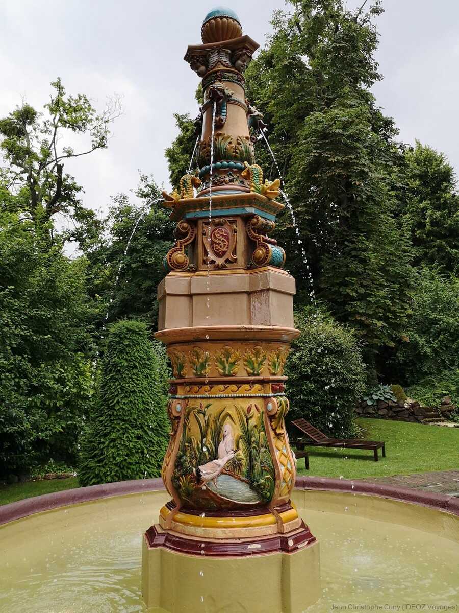 Budapest villa de l'écrivain fontaine de style art nouveau