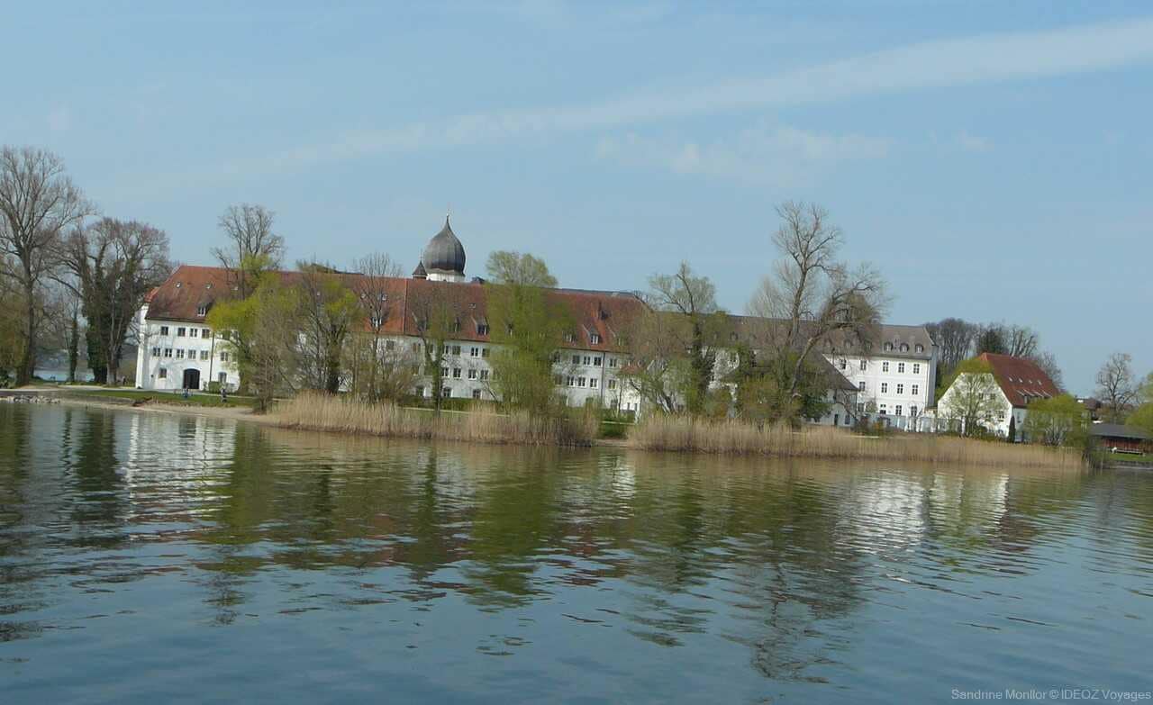 fraueninsel monastère sur l'ile aux femmes sur le lac chiem