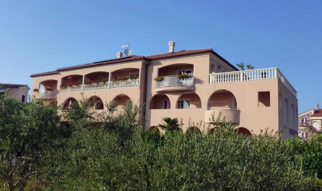 villa lena a pakostane