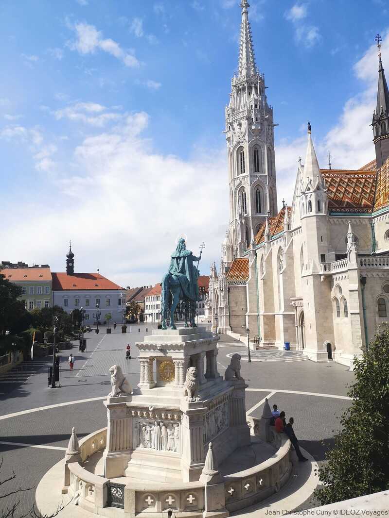 statue et église saint Mathias à Buda