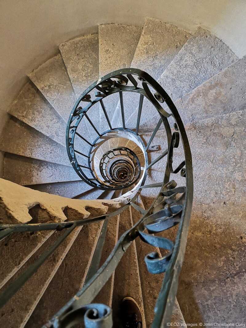 escaliers en colimaçon hôtel de ville a Budapest